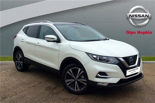 Nissan Qashqai 1.3 DiG-T N-Connecta [Glass Roof Pack] 5dr