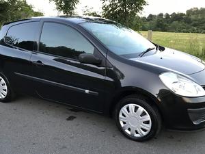 Renault Clio  Speed Manual in Stroud | Friday-Ad