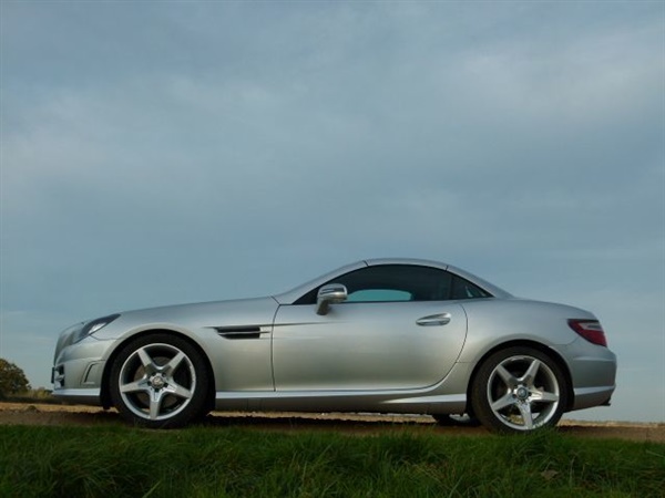 Mercedes-Benz SLK 1.8 SLK200 BLUEEFFICIENCY AMG SPORT 2d