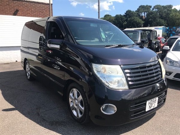 Nissan Elgrand 2.5 HIGHWAYSTAR AUTOMATIC 2WD/ 4WD SWITCHABLE