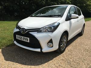 Toyota Yaris 1.33 VVT-i Icon 5dr  in Guildford |