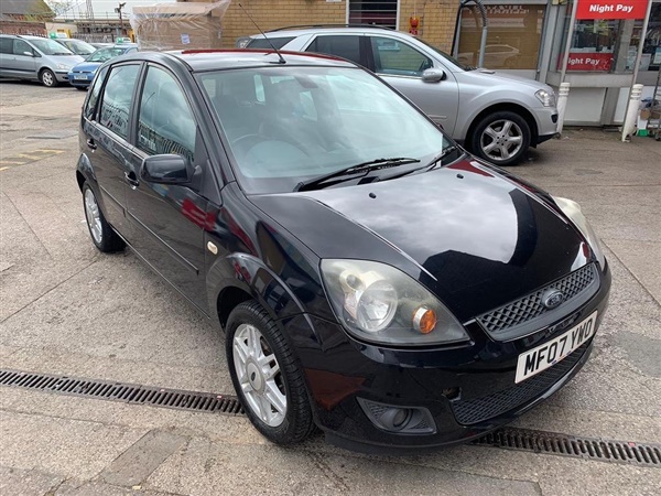 Ford Fiesta 1.4 Ghia 5dr