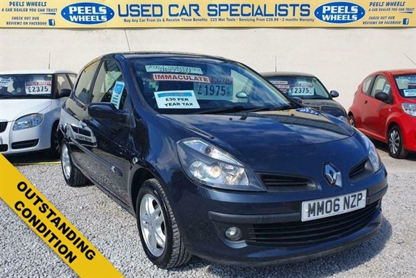 Renault Clio 1.5 * TURBO DIESEL * CHEAP ROAD TAX * STUNNING