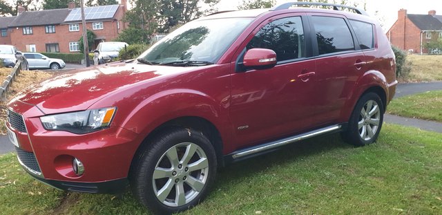 7 seater Mitsubishi outlander Gx 3 di-d