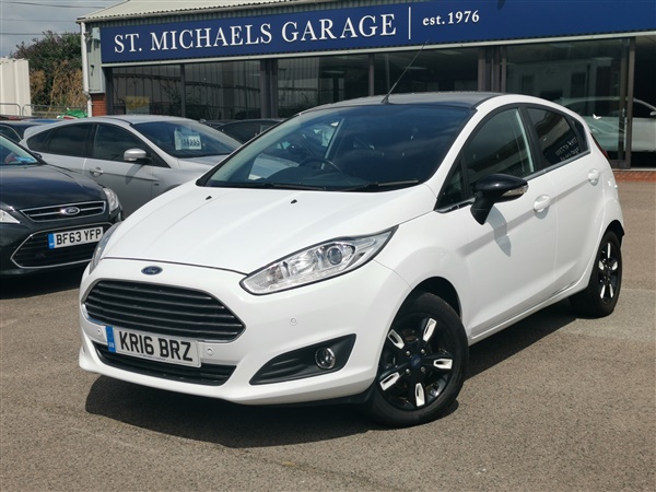 Ford Fiesta ZETEC WHITE EDITION AUTUMN