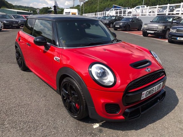 Mini Hatch 2.0 JOHN COOPER WORKS 3d 228 BHP