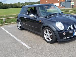  MINI COOPER 1.6 MANUAL WITH A LONG MOT in Worthing |