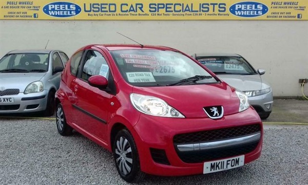 Peugeot v * IDEAL FIRST CAR * BRIGHT RED * AYGO C1