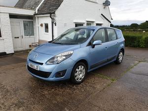 Renault grand Scenic  expression  miles in