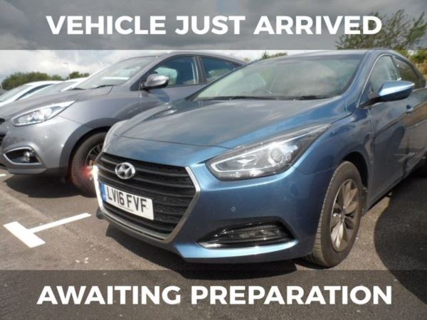 Hyundai i CRDI SE NAV BUSINESS BLUE DRIVE 4d 139 BHP