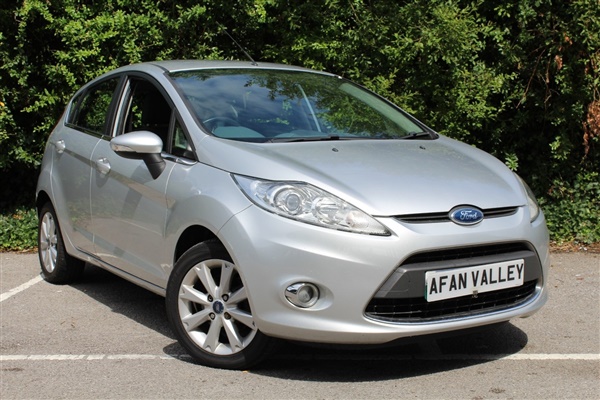 Ford Fiesta Zetec 5dr **FULL SERVICE HISTORY++2 OWNERS**