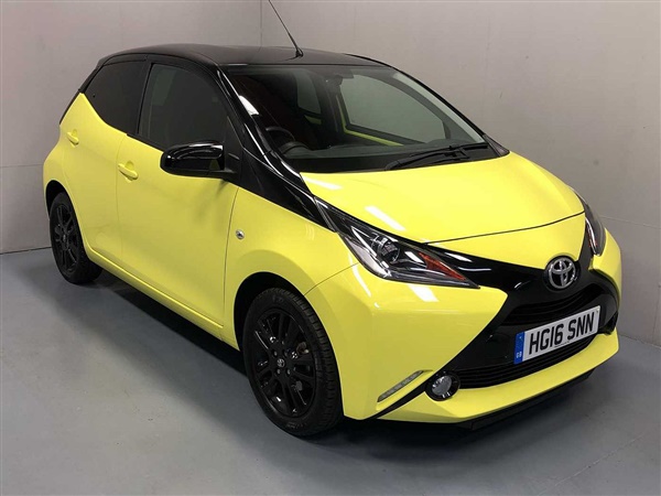 Toyota Aygo 1.0 VVT-i x-cite (Bi-tone Yellow) 5-Dr