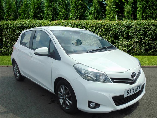 Toyota Yaris Icon + ps) 5 Door with Rear Parking