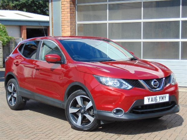 Nissan Qashqai 1.5 dCi N-Connecta 5dr + CAMERAS AND NAV +