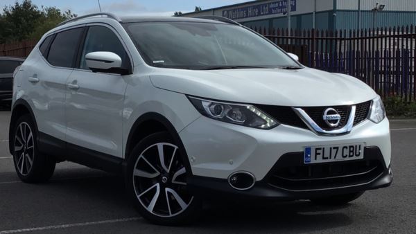 Nissan Qashqai 1.6 dCi Tekna [Glass Roof Pack] 5dr Xtronic