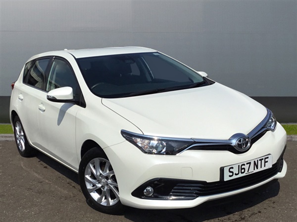 Toyota Auris 1.2T Business Edition TSS 5dr