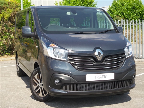 Renault Trafic SL27 ENERGY DCI 145PS SPACECLASS 7 SEATER