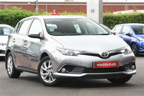 Toyota Auris 1.2T Icon 5dr [Leather] Hatchback