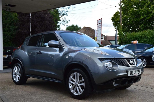 Nissan Juke v Acenta Premium 5dr