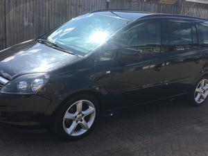 Vauxhall Zafira  petrol manual in Burgess Hill |