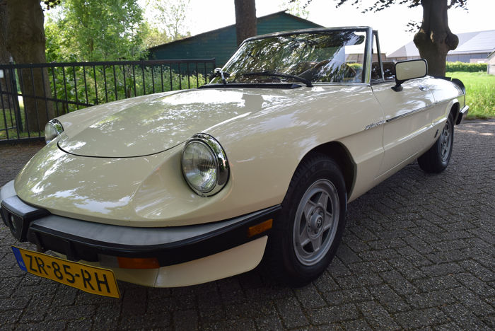 Alfa Romeo - Spider veloce  injection - 