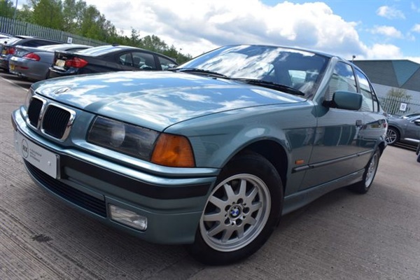 BMW 3 Series I SE 4d-CLASSIC E36 IN MOREA GREEN-2