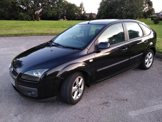 Ford Focus 1.6 Zetec Climate 5dr. Very good condition! Full