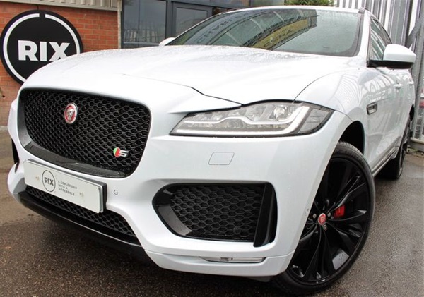 Jaguar F-Pace 3.0 V6 S AWD 5d-PANORAMIC ROOF-DEPLOYABLE SIDE