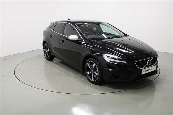 Volvo V40 Heated Seats, Power Driver Seat, Volvo On Call,