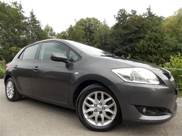 Toyota Auris 2.0 D-4D TR 5dr Metallic Grey