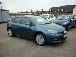 Vauxhall Astra  in Leatherhead | Friday-Ad