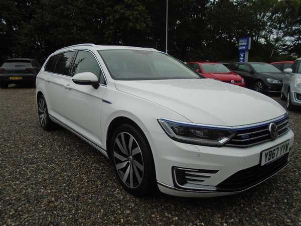 Volkswagen Passat 1.4 TSI GTE Advance DSG (s/s) 5dr Auto