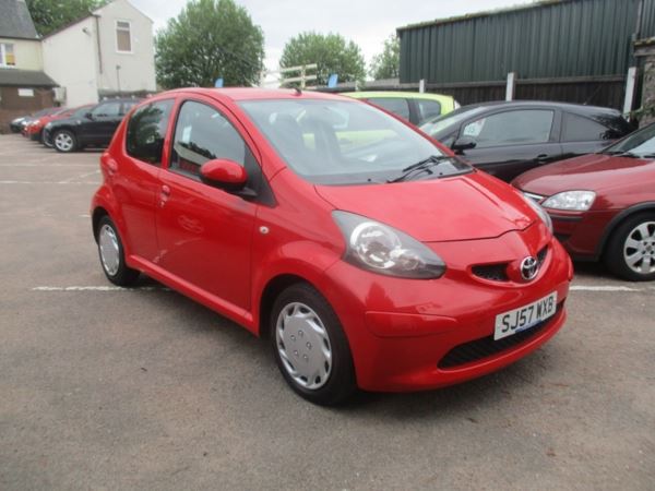 Toyota AYGO VVT-I + HATCHBACK