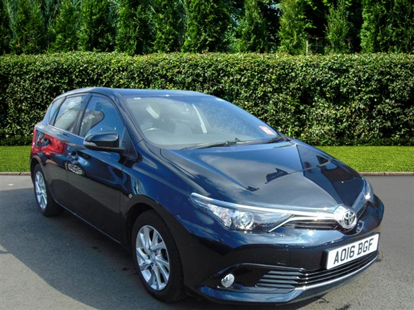 Toyota Auris Business Edition ps) with Rear Parking