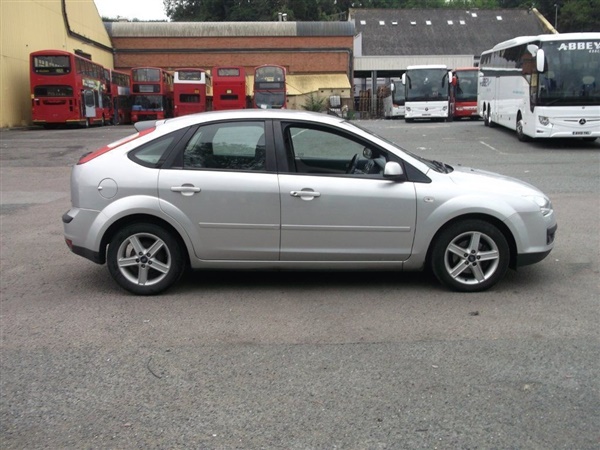 Ford Focus Titanium P 5dr