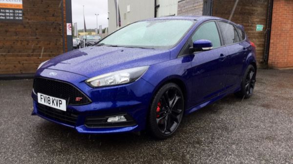 Ford Focus 2.0T EcoBoost ST-2 Navigation [Black Styling