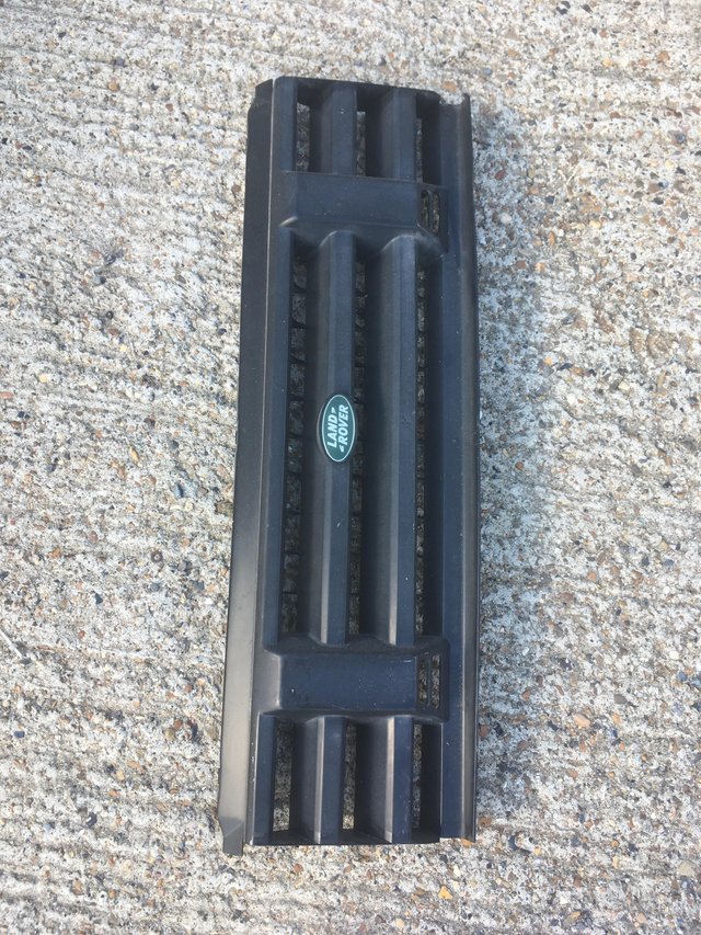 Land Rover Discovery Front Grille