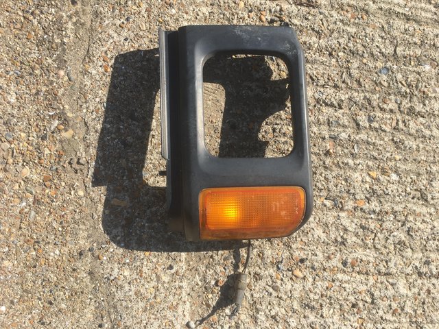 Land Rover Discovery Offside headlight surround