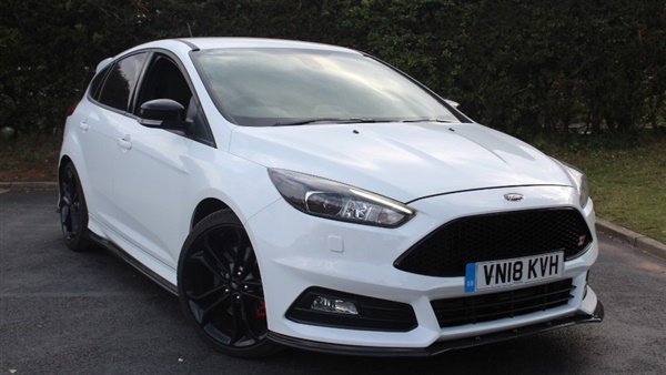 Ford Focus 2.0T EcoBoost ST-3 Navigation 5dr