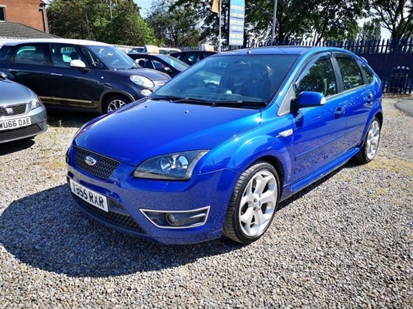 Ford Focus 2.5 ST-2 5d 225 BHP