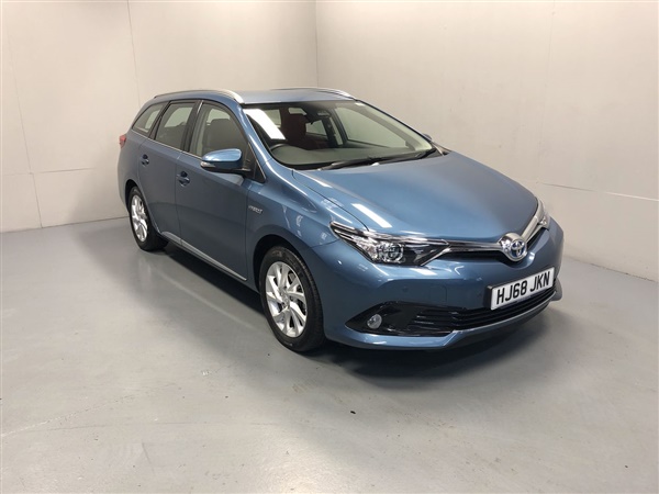 Toyota Auris Hybrid 1.8 VVT-i HSD Icon Tech Touring Sport