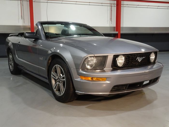 Ford - Mustang GT - NO RESERVE - 