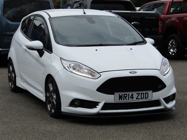 Ford Fiesta ST-3: MOUNTUNE 215PS, LOWERED