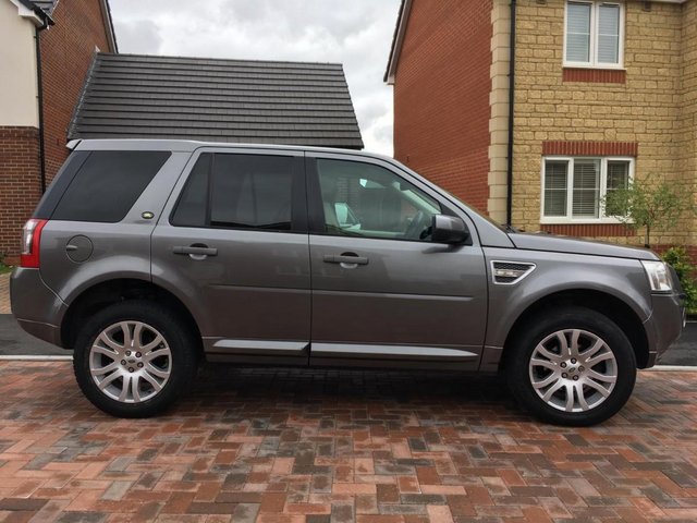 Grey Landrover freelander 2 HSE diesel auto