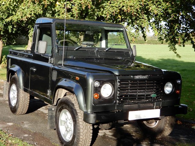 Land Rover Defender 90 County Truck Cab