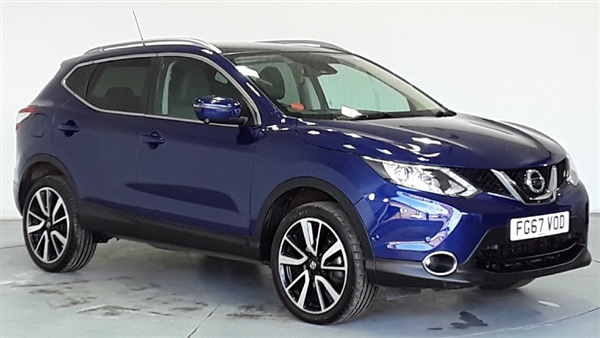 Nissan Qashqai 1.6 dCi Tekna [Glass Roof Pack] 5dr