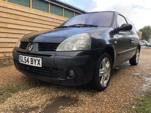 RENAULT CLIO, ONLY  MILES COVERED in Pevensey |