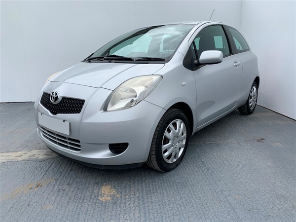 Toyota Yaris 1.3 VVT-i T3 Hatchback 3d cc