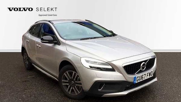 Volvo V40 CC (Winter Pack, Front And Rear Park Assist)