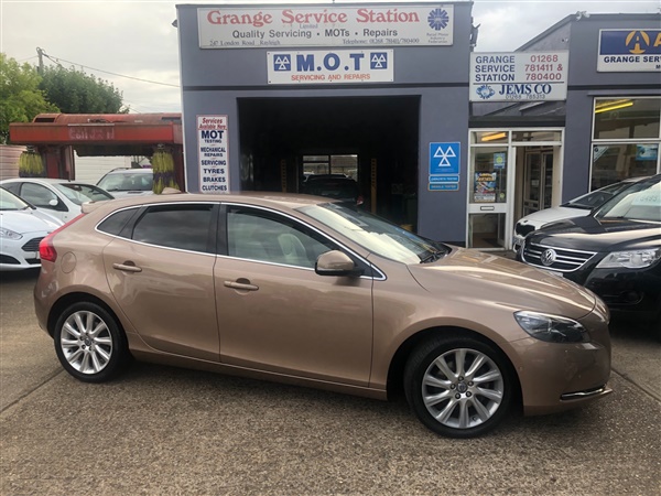 Volvo V40 T4 SE Lux Nav 5dr Powershift (Sat-Navigation) 13 K